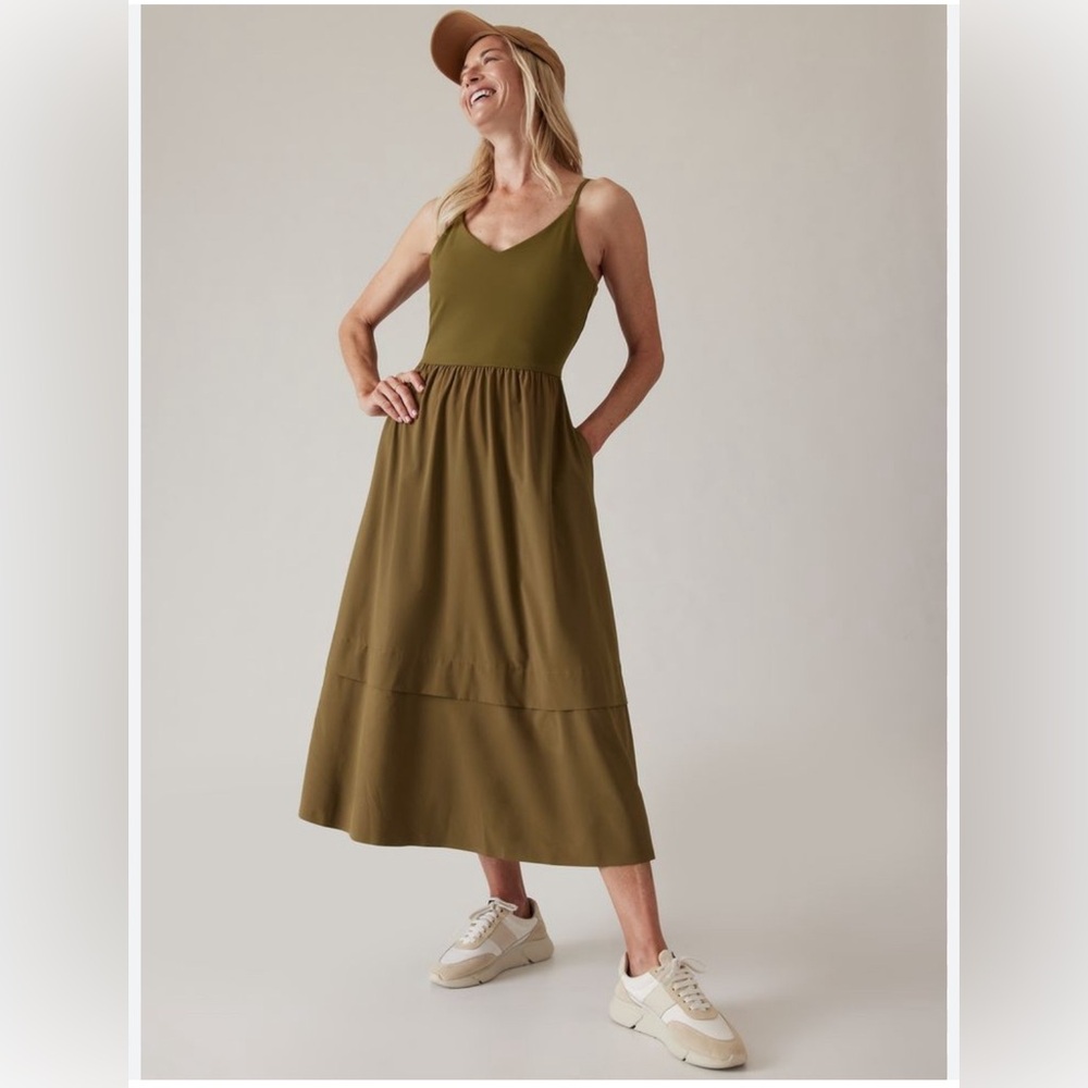 ATHLETA Elation V-Neck Hybrid Midi Active Dress in Acacia Olive Green 1X